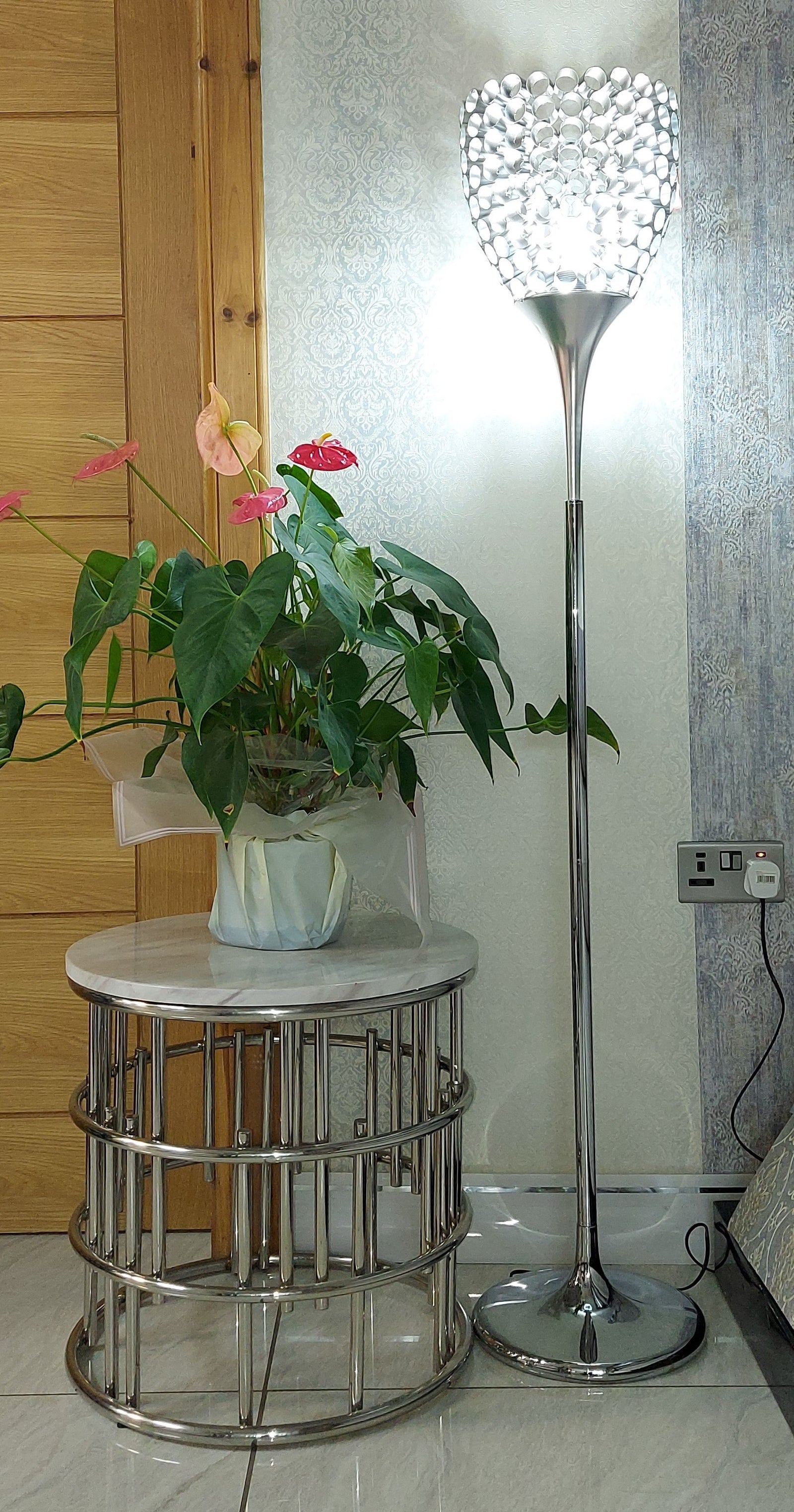 Cupped full metallic body standing lamp [F372S]