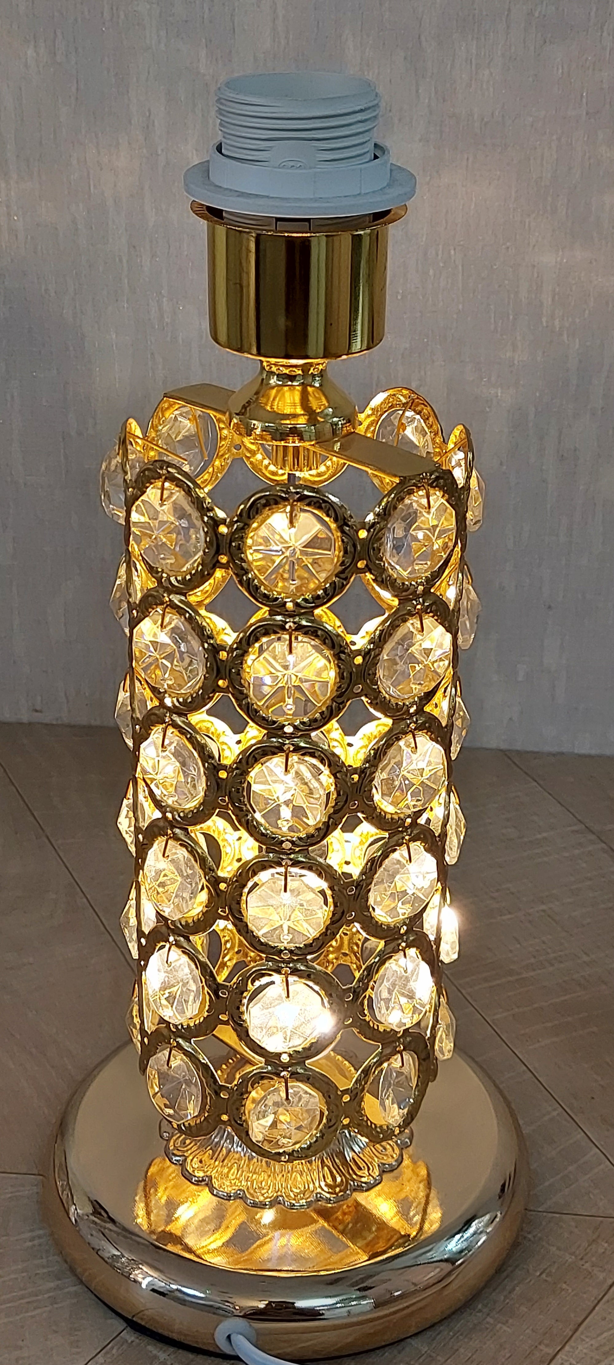 Thin metallic frame crystallic table lamp with incorporated LED [HGC01 | HSC01]