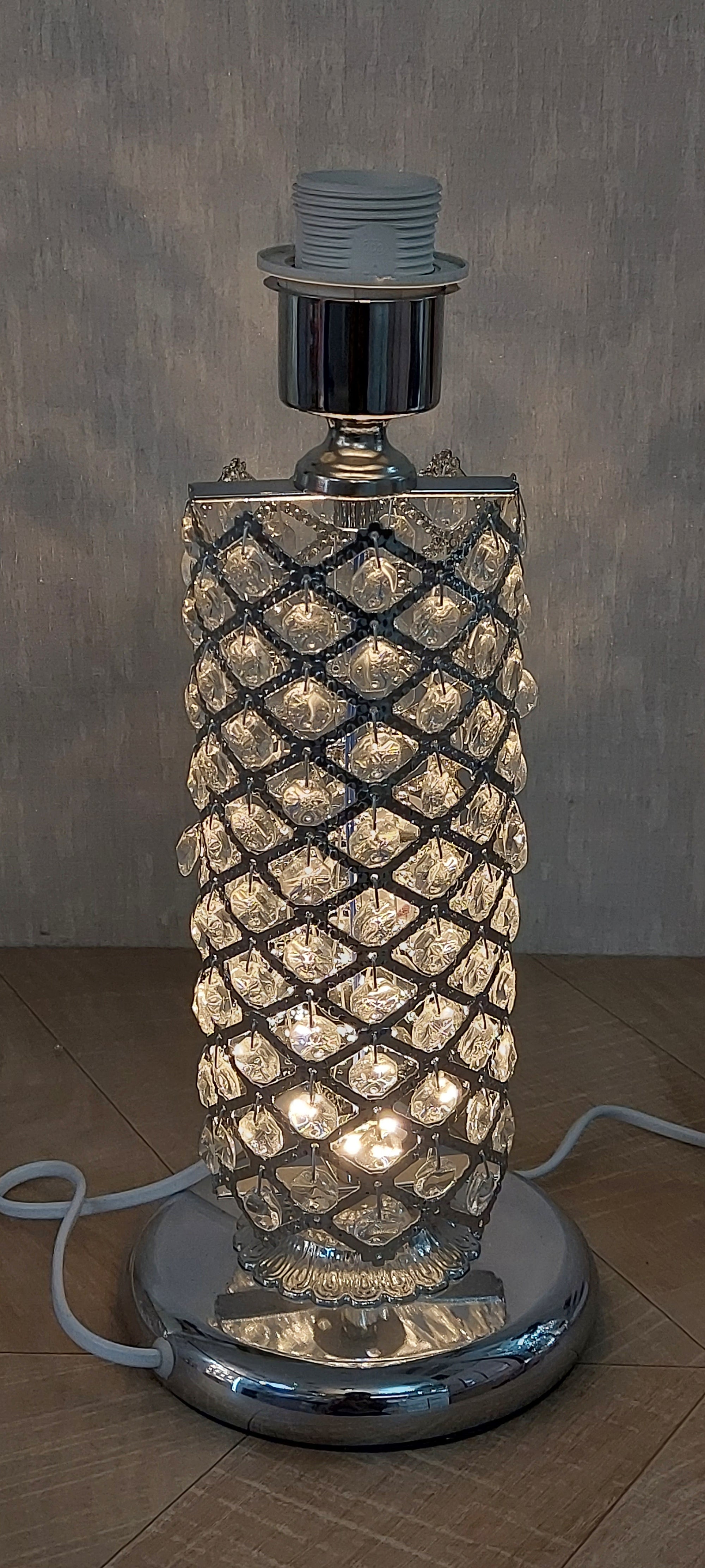 Thin metallic frame crystallic table lamp with incorporated LED [HGC01 | HSC01]