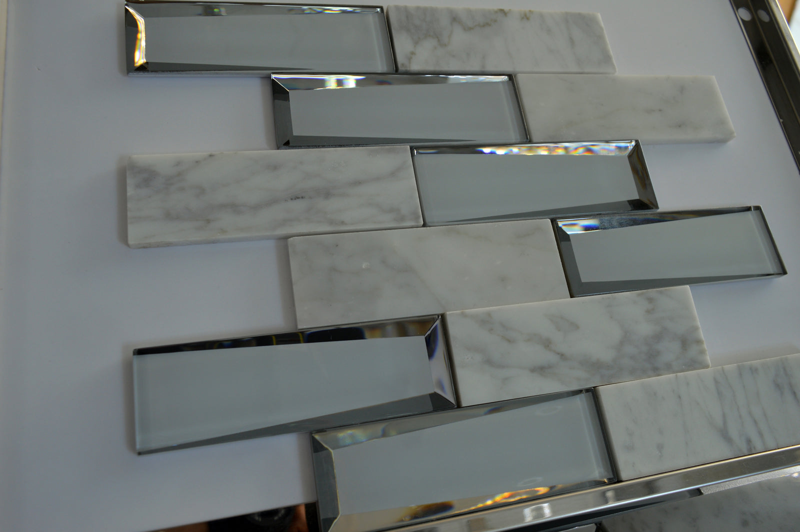 Grey Marble and Mirror Glass elegant and modern mosaic tiles-300*300*8mm-11sheets-1m2-3DMROCAR01