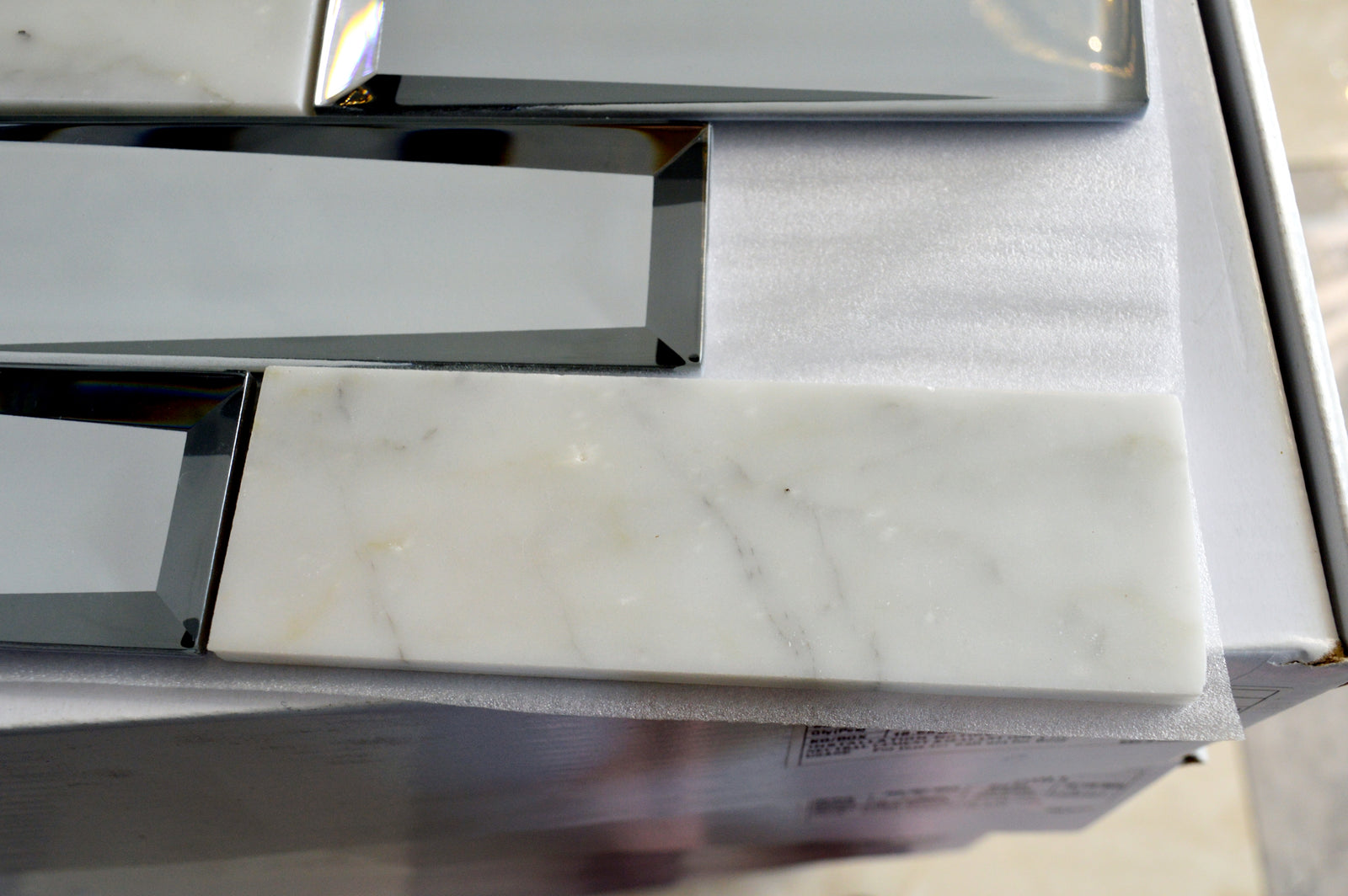 Grey Marble and Mirror Glass elegant and modern mosaic tiles-300*300*8mm-11sheets-1m2-3DMROCAR01