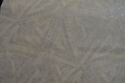Multiwhite tones imprint in triangular shape luxury wallpaper