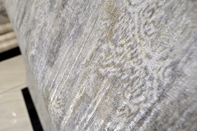 Discrete elegant imprints in beige tones wallpaper