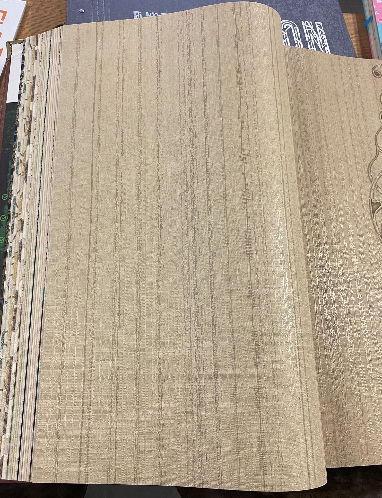 Grace Wallpapers(Cream Mix Gold)- DK.91132-3