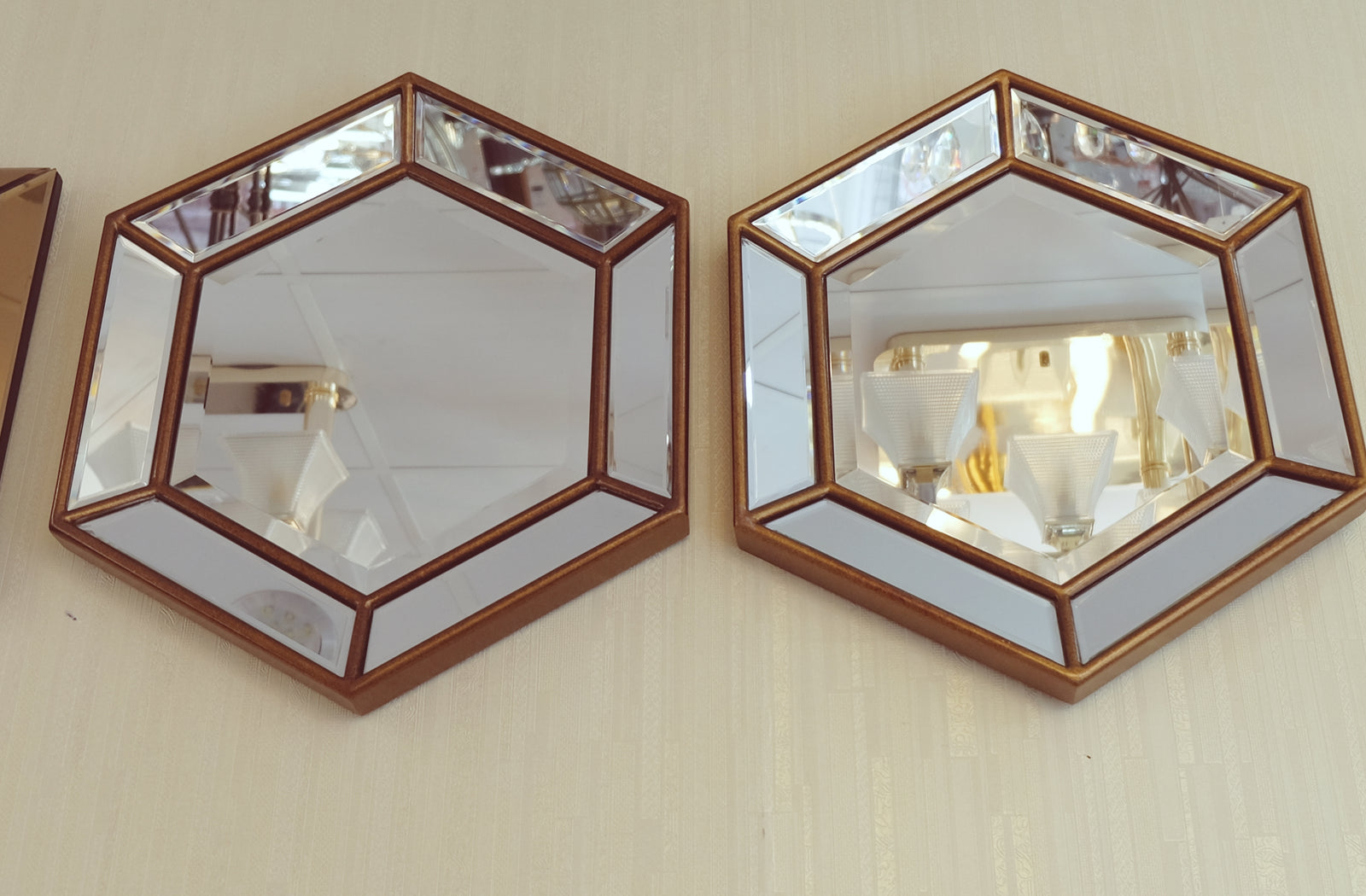 Hexagonal Decor Mirror for Living Room & Bedroom or any room Decoration