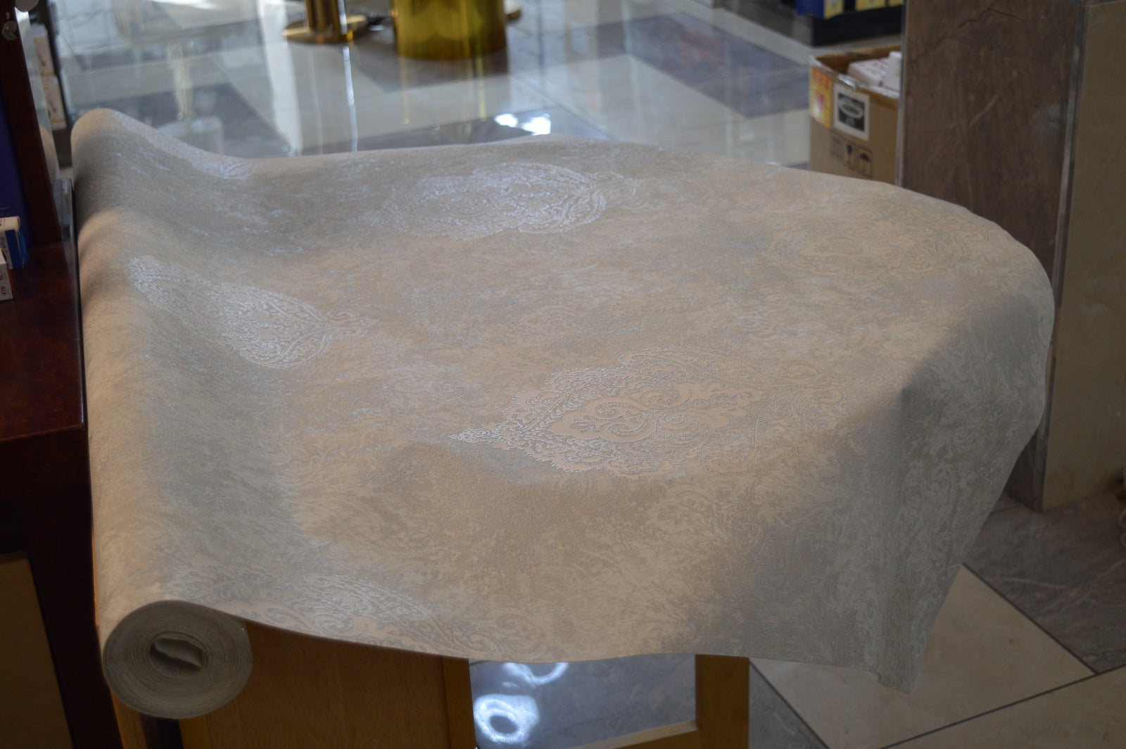 Lucca Secret Palace Wallpapers- DK.21651-2