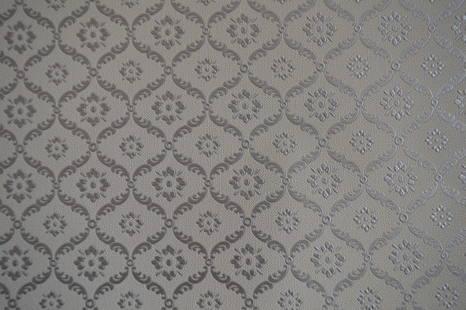 White & Silver Victoria Sawoy Wallpapers - DK.17175-5