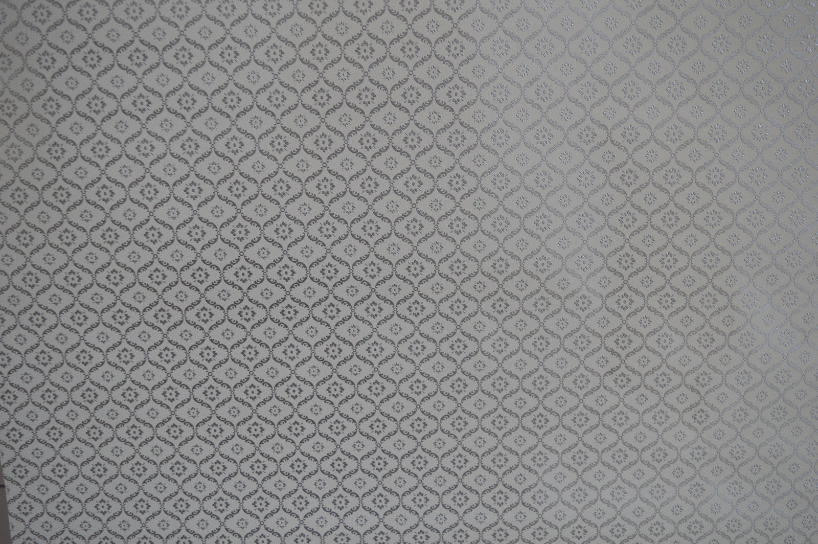 White & Silver Victoria Sawoy Wallpapers - DK.17175-5