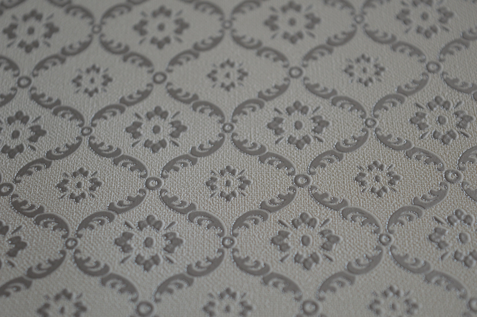 White & Silver Victoria Sawoy Wallpapers - DK.17175-5