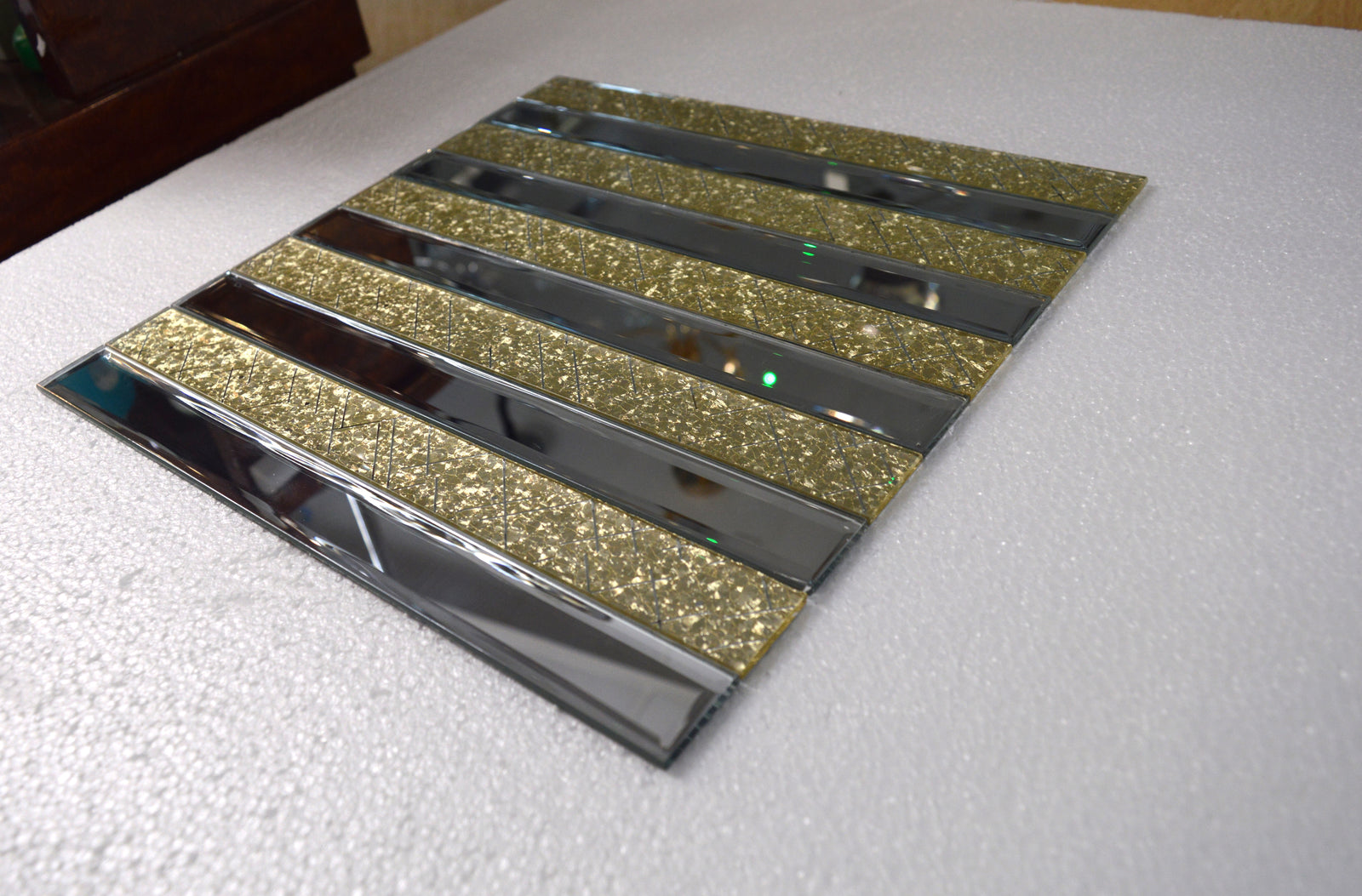 Gold Designed & Mirror Rectangle Glass Mosaic Tiles-300*300*8mm-11sheets-1m2-DZ3301
