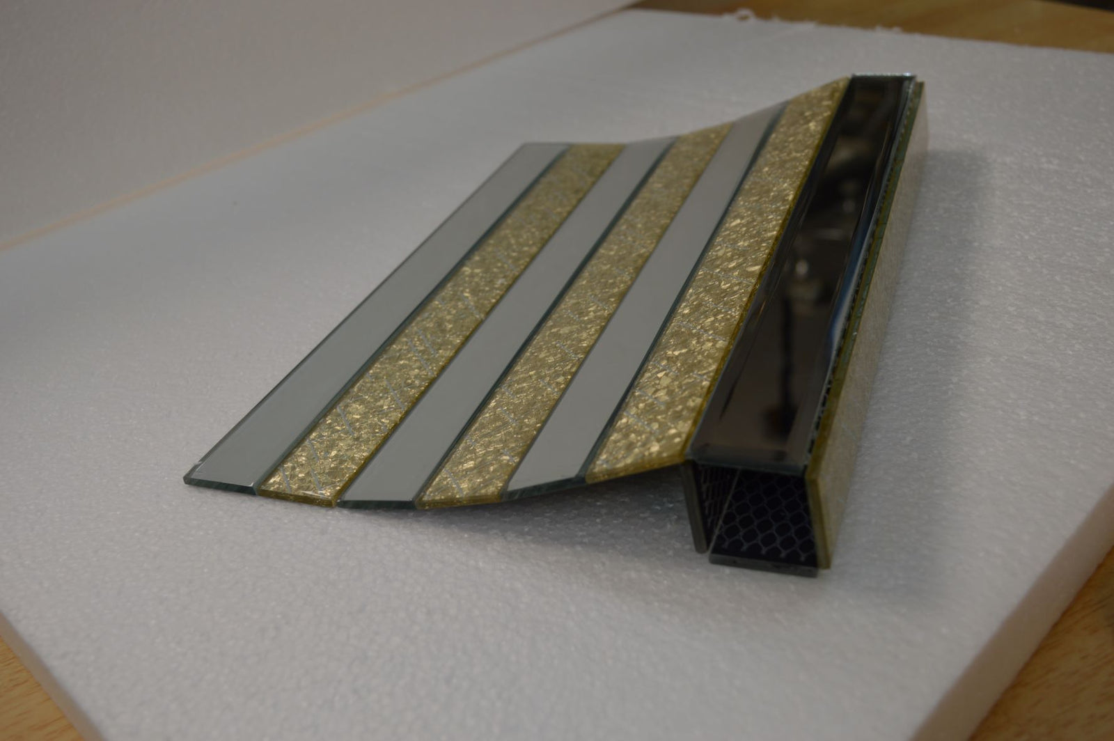 Gold Designed & Mirror Rectangle Glass Mosaic Tiles-300*300*8mm-11sheets-1m2-DZ3301