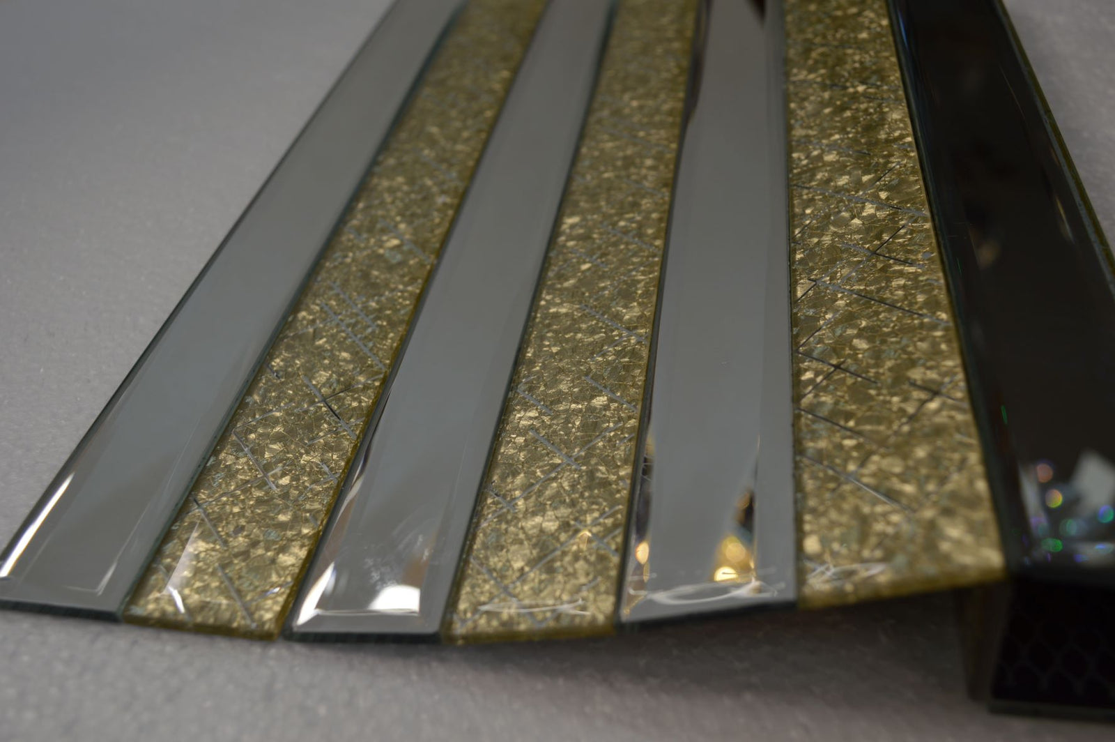 Gold Designed & Mirror Rectangle Glass Mosaic Tiles-300*300*8mm-11sheets-1m2-DZ3301