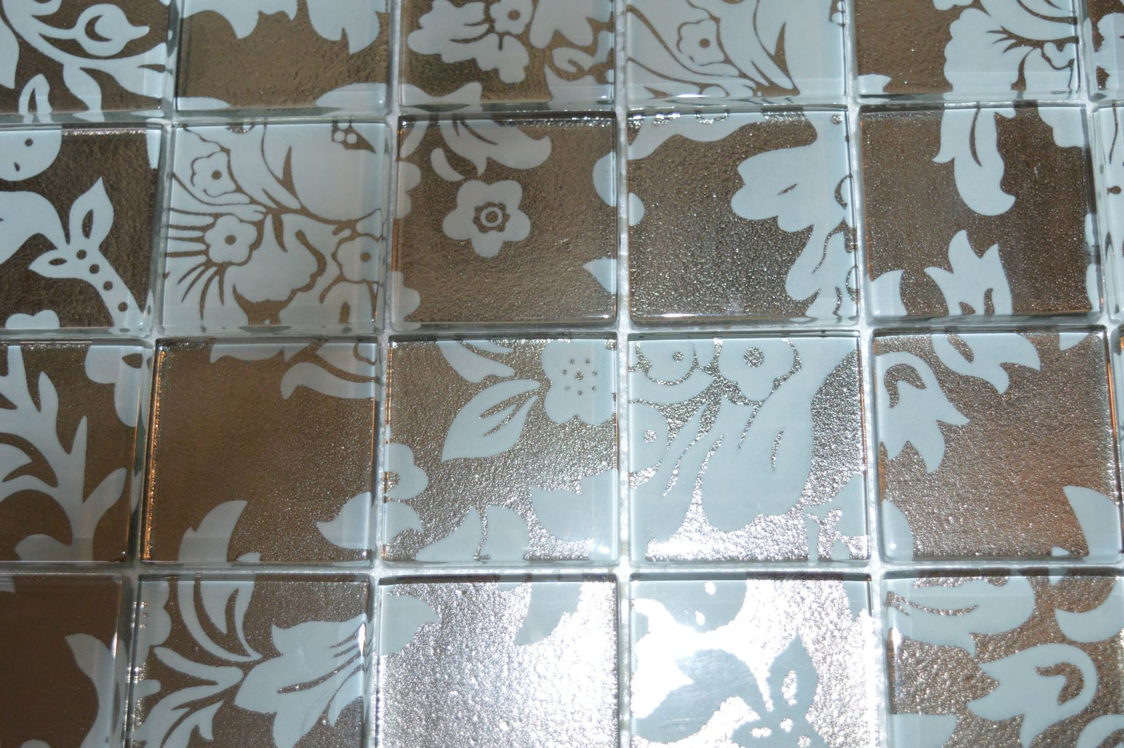 Silver & Grey Leaf Glass Mosaic Tile-300*300*8mm-11sheets-1m2