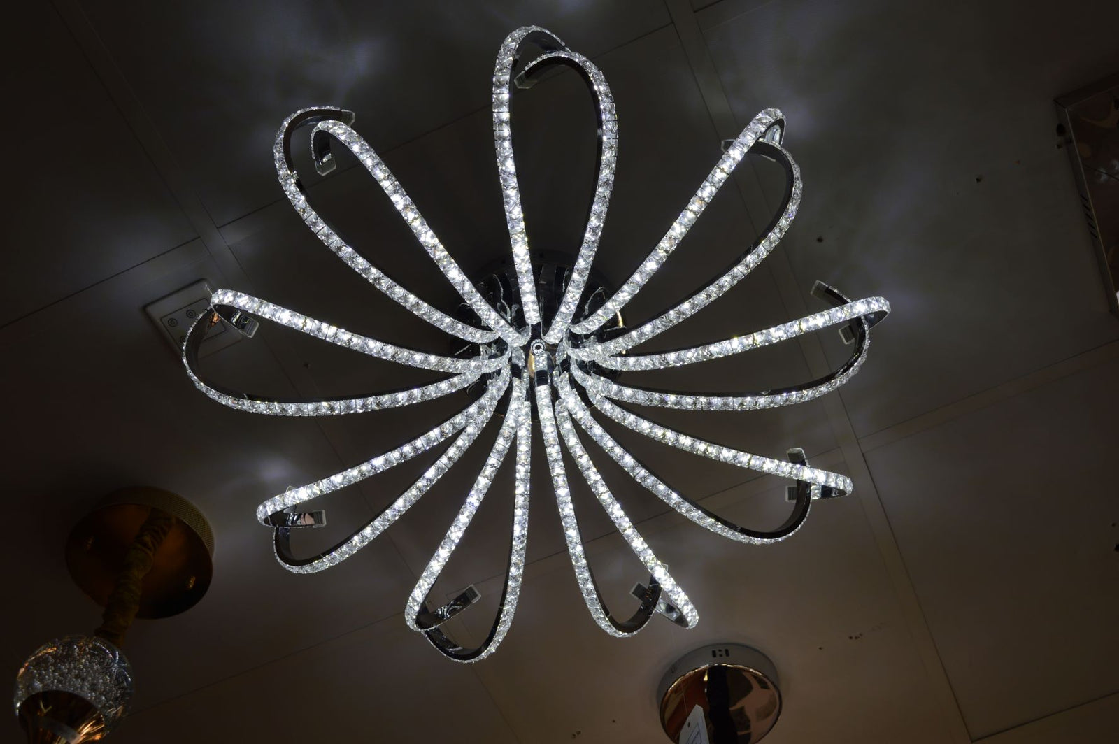 Flower thin metallic frame crystallic LED incorporated light [A100420-18]