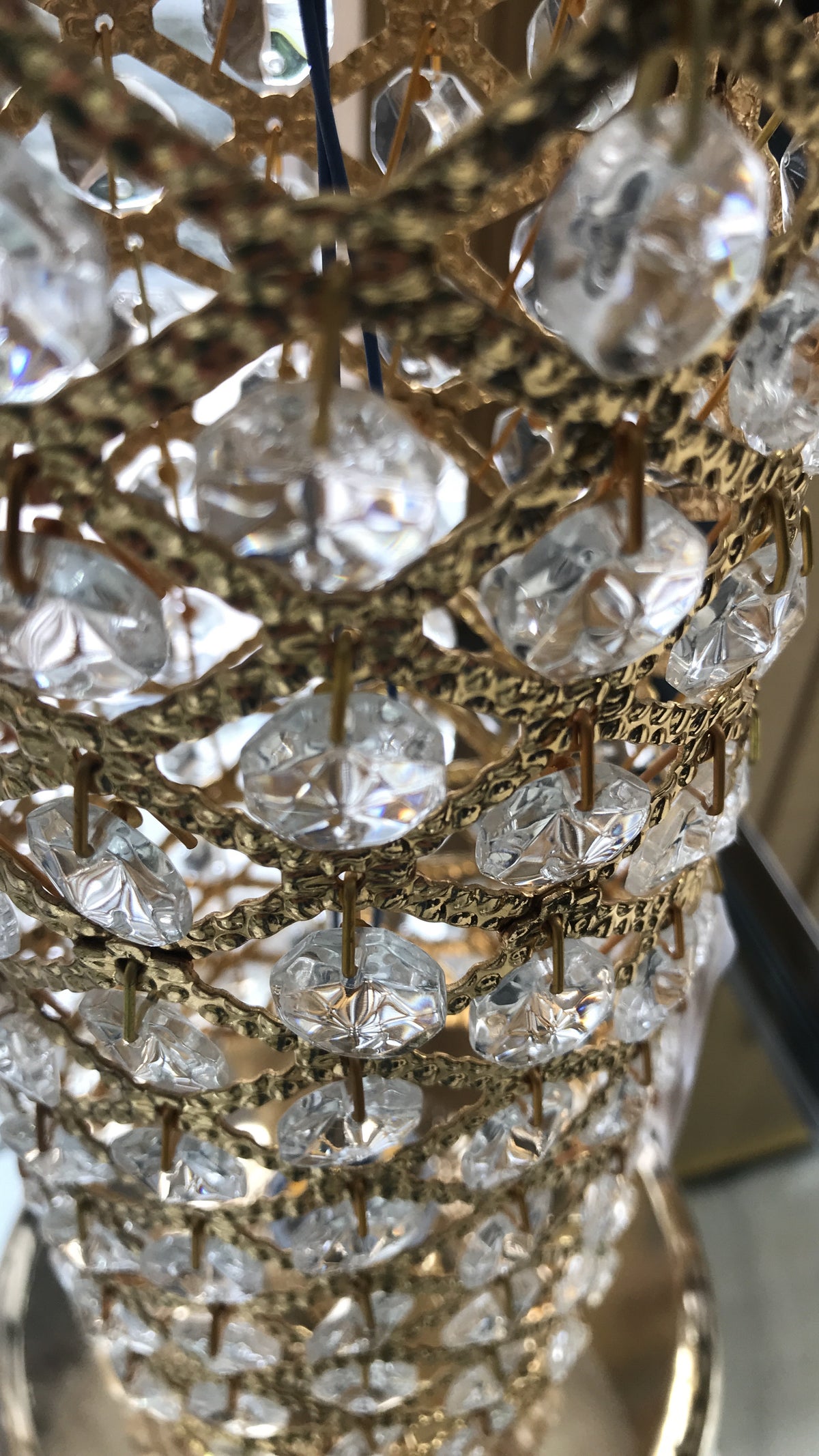 Thin metallic frame crystallic table lamp with incorporated LED [HGC01 | HSC01]