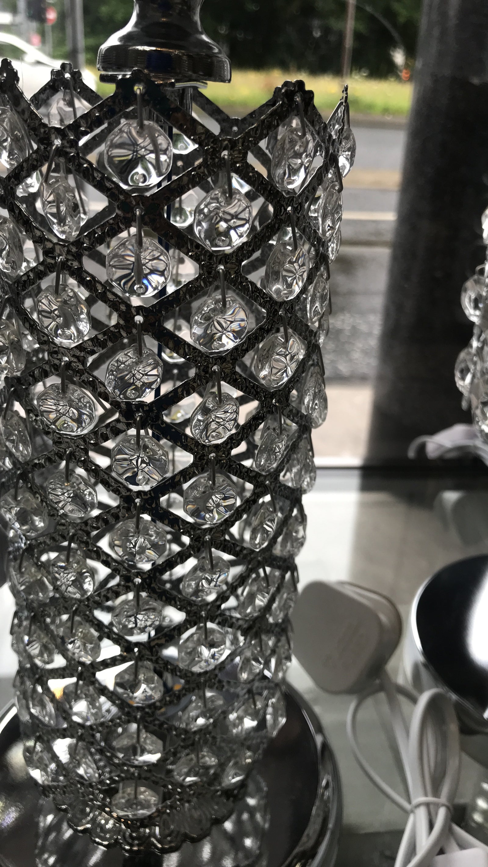 Thin metallic frame crystallic table lamp with incorporated LED [HGC01 | HSC01]