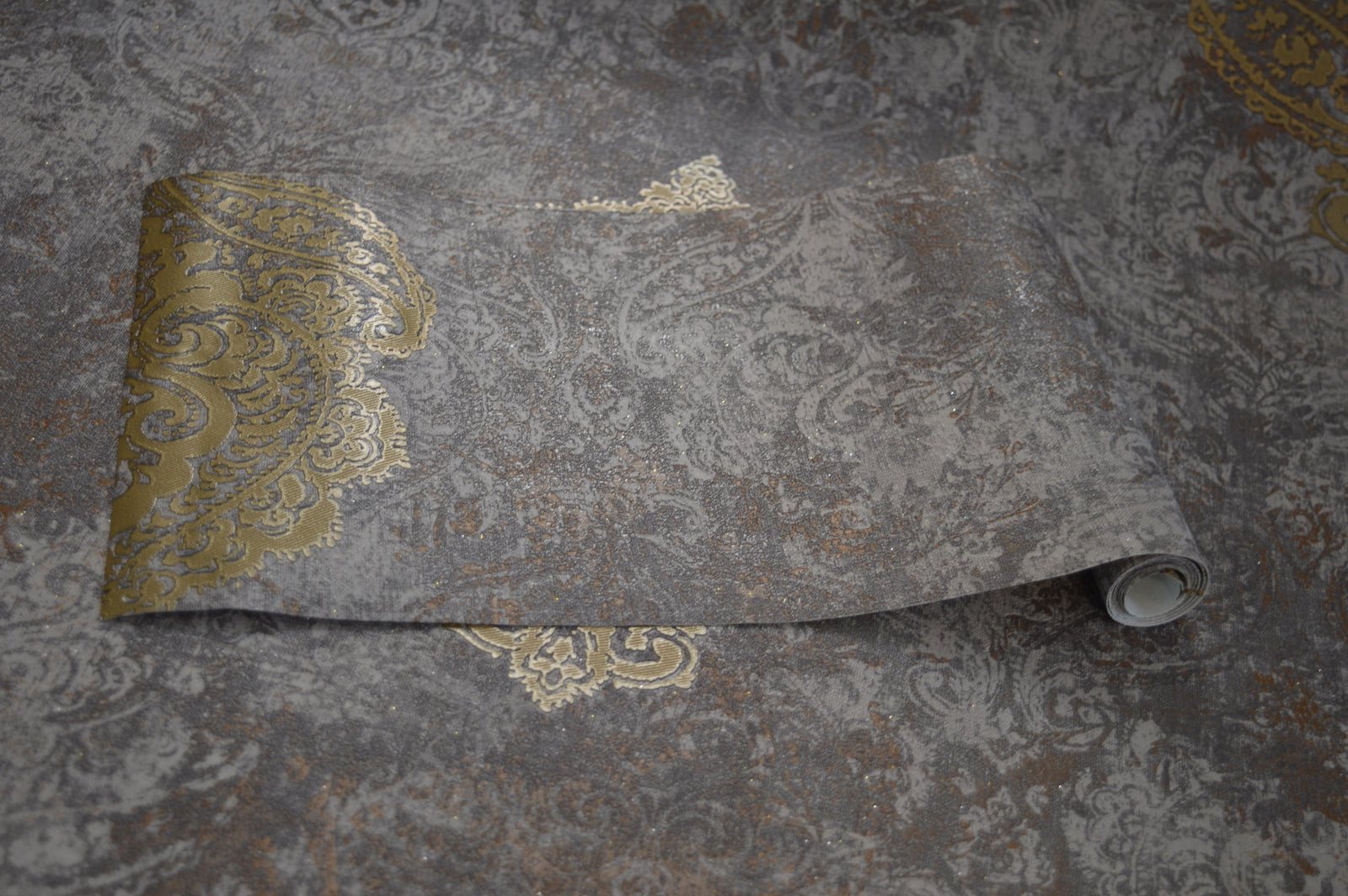 Lucca Secret Palace Cream & Grey Wallpapers  - DK.21651-3 & 4