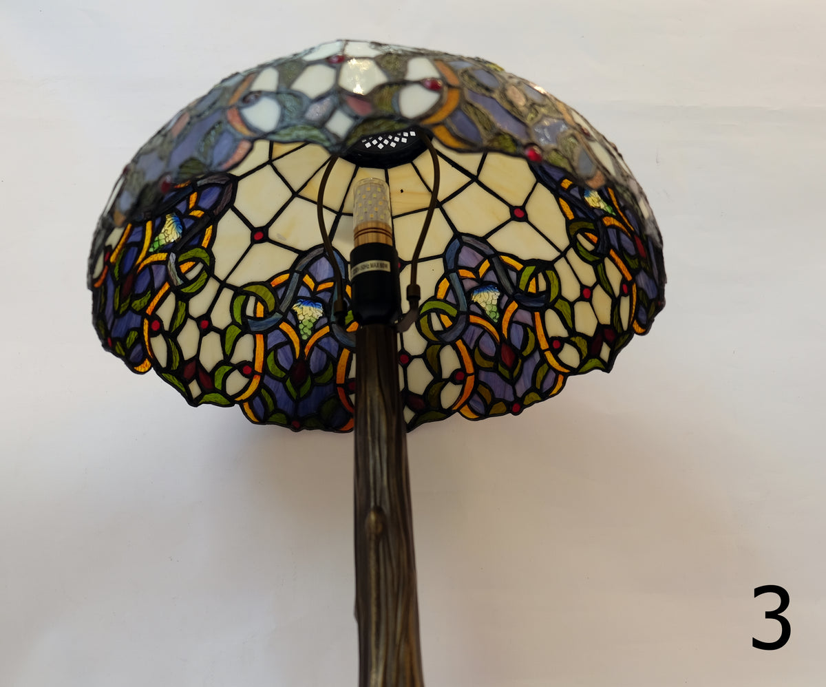 Handmade Tiffany Glass Medium Table Lamp [G163452]