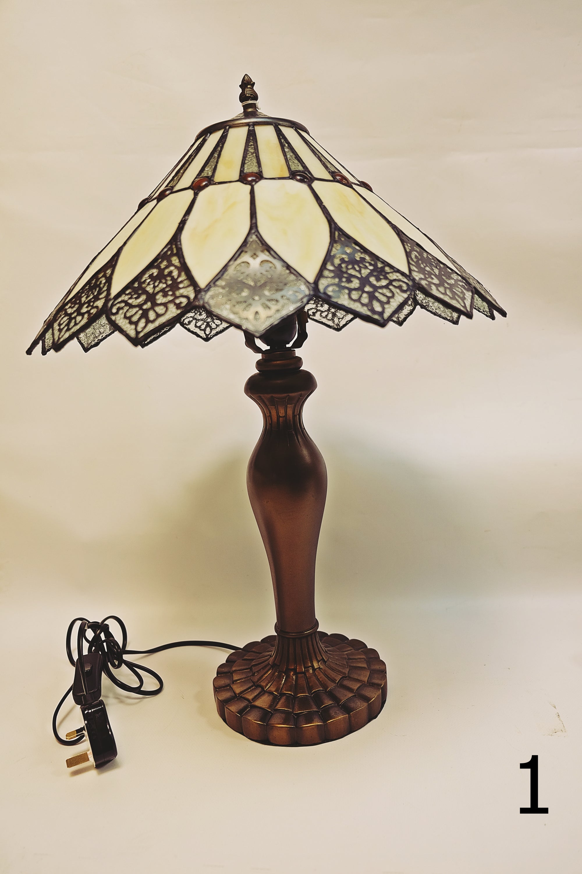 Handmade Tiffany Glass Medium Table Lamp [G163518]