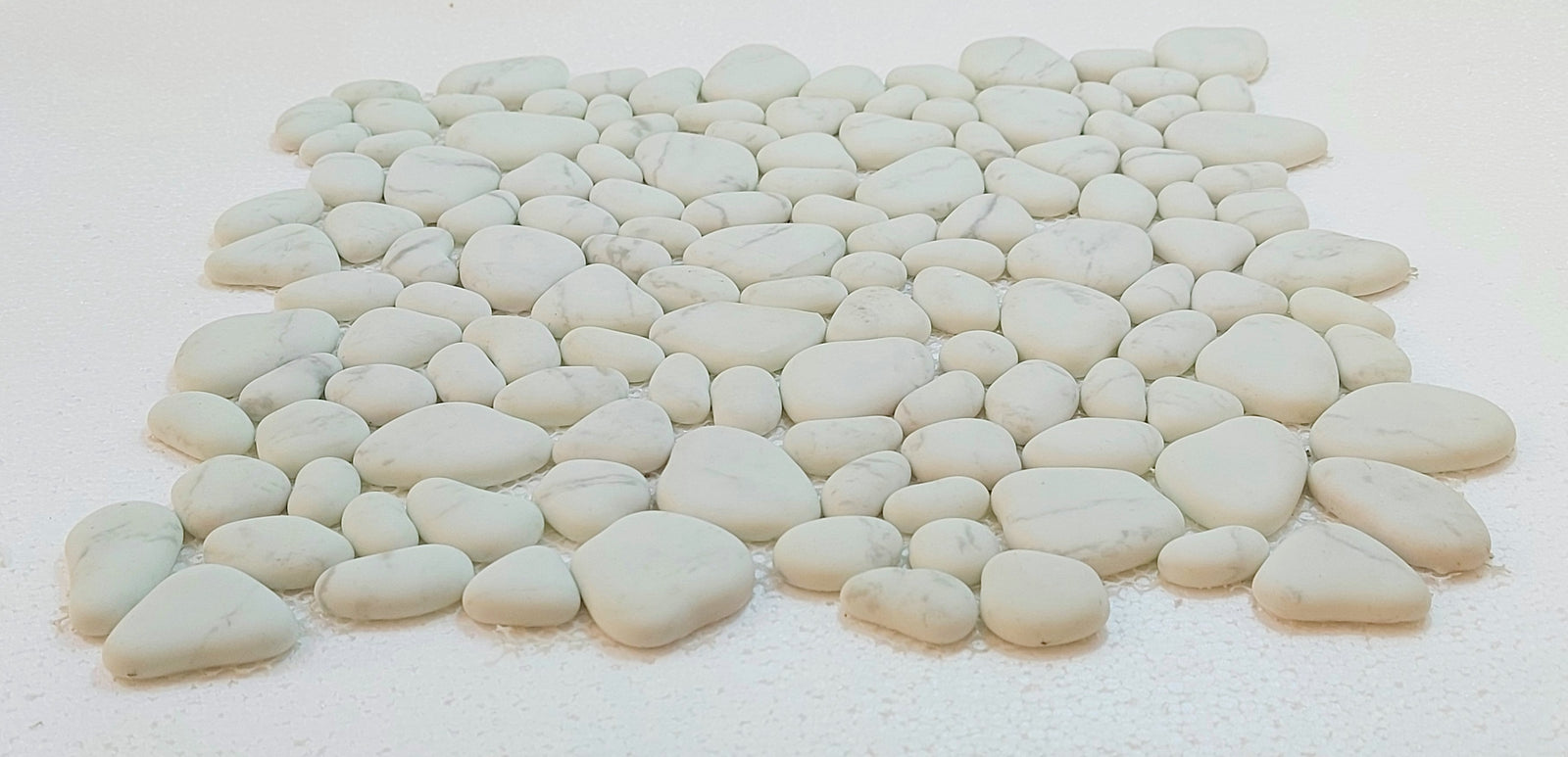 White Stone Pebbles Mosaics-300*300*8mm-11sheets-1m2-DXMQ2