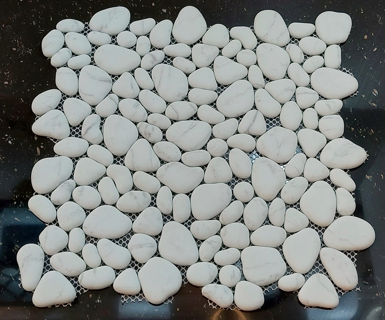 White Stone Pebbles Mosaics-300*300*8mm-11sheets-1m2-DXMQ2